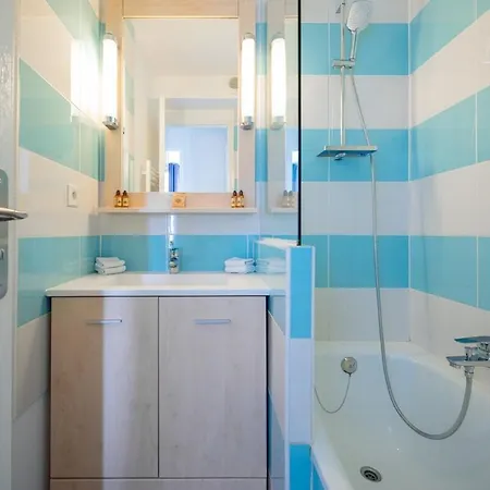 Le Coq Splendide Vue - Beautiful Pool - Parking Apartamento