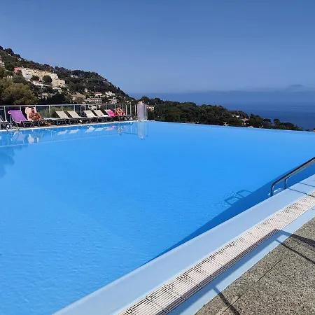 Le Coq Splendide Vue - Beautiful Pool - Parking Apartamento *